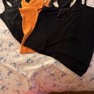 GAP New day Arie ribbed tank bundle measurements and brand are in photos